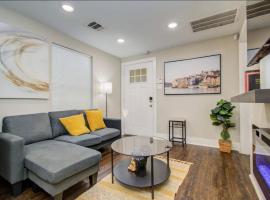 Houston Townhouse-two bedroom, Hotel in Houston