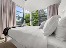 Westmere Wonder l Gorgeous 3 Bed Home inc View