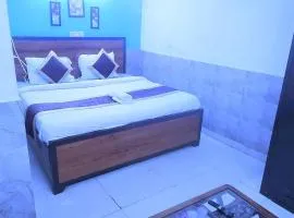 Prime Hotel - 2 Mins From Durgabai Deshmukh South Campus Metro