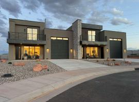 Desert Oasis Close to Zion Pool and Hot Tub, Hotel in Kanab