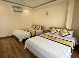TIẾN LUẬT