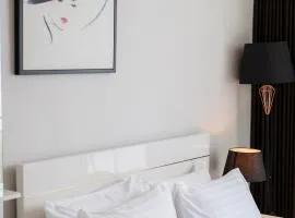 Modern Condo in Nimman P608 by Pimolplace