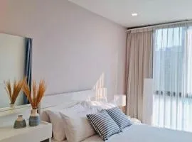 Modern Condo in Nimman P605 by Pimolplace