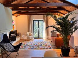Cozy apartment in the green, hotel v destinaci Locarno