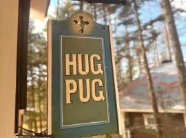LAKE FOREST hug pug