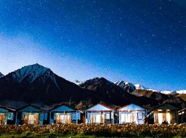 Star Quest Cottages, Pangong, hotel v destinaci Man