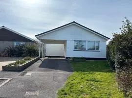 Sea View Bungalow in Carbis Bay Sleeps 6
