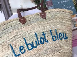 Le Bulot Bleu *Terrasse couverte *Parking *2 vélos，卡納克的飯店