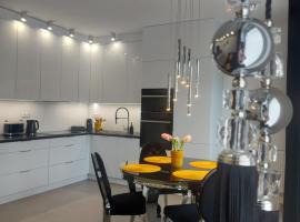 Apartament Black Glamour 728-828-835, beach hotel in Cedzyna