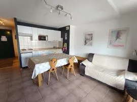 Appartement avec balcon plein sud, parking et animaux admis - FR-1-445-165