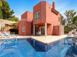 Sunstay Chalet La Colina Torremolinos, chata v destinaci Torremolinos