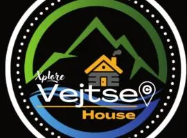 Vejtse House