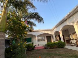 Sunrise Bed & Breakfast, hotel blizu aerodroma Aerodrom Khajuraho - HJR, 