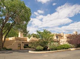 Sagebrush Inn & Suites, hotel in Taos