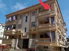 شقة مفروشة للإيجار بمصيف رأس البر سادس مطل من البحر 1, hotel in Ras El Bar