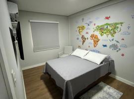 Quarto privativo em Brusque próximo ao hospital e centro, hotel v destinaci Brusque
