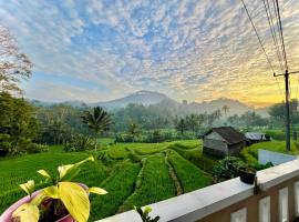 Bisbis House Iseh village, hotel v destinaci Selat