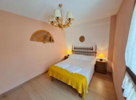 La Encina, Acogedor apartamento con piscina - Arafita Apartamentos, hotel em El Pueyo de Jaca