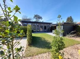 Comfort bungalow met jacuzzi 01，位于皮滕的简易别墅