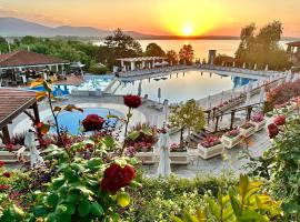 AJ Apartment 8, Santa Marina Holiday Village, Sozopol, kh&aacute;ch sạn c&oacute; bồn tắm n&oacute;ng ở Sozopol