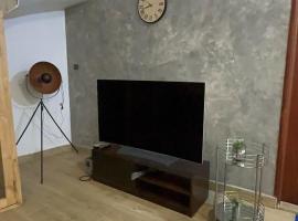 Beautiful warm duplex, hotel in Porto-Novo