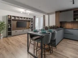 Luxury Grey Apartments - Central, Free Parking, Self Check-In