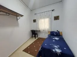 Cozy Room & Modern Amenities 4