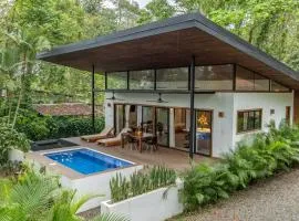 Casa Kanani AC & Garden 10 Min Walk to Playa Negra