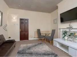 2 Bedroom House Burnley Centre!