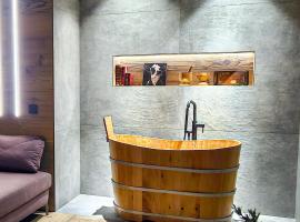 Agarthi Suites - Valtellina, hotel v destinaci Piateda