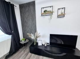 Christal Apartment, &kappa;&alpha;&tau;ά&lambda;&upsilon;&mu;&alpha; &mu;&epsilon; &kappa;&omicron;&upsilon;&zeta;ί&nu;&alpha; &sigma;&tau;&omicron; &Mu;&pi;&alpha;&kappa;ά&omicron;&upsilon;