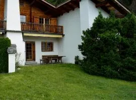 Haus 2 - Gemütliches 5 Zimmer Haus in ruhiger Wohngegend mit Garten