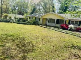 Spacious ranch home near Stone Mountain Park