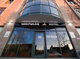 Nice Hotel Yerevan、エレバンにあるズヴァルトノッツ国際空港 - EVNの周辺ホテル