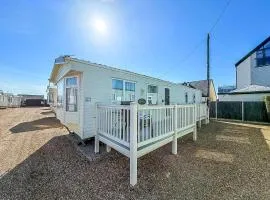 Dog Friendly 8 Berth Caravan, Minutes From The Beach In Hunstanton Ref 13003L