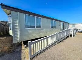 Wheelchair Friendly Caravan For Hire Norfolk Near The Beach Ref 13016L
