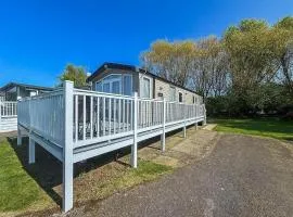 Stunning Caravan With Large Decking At Manor Park In Hunstanton Ref 23016K