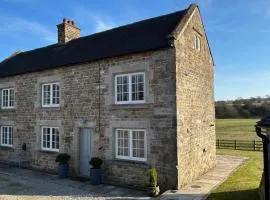 4 Bed Farmhouse Alton Towers Chatsworth Polar Bear