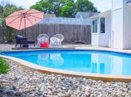 IG-worthy private pool near the Domain