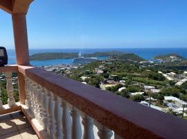 The Pink House, Saint Thomas, Ocean View, pet-friendly hotel in Contant