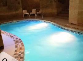 Ta Majsi with indoor pool, hotel v destinaci San Lawrenz