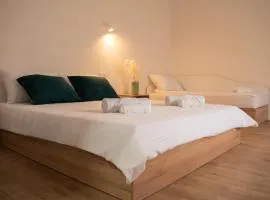 Iris Apartments
