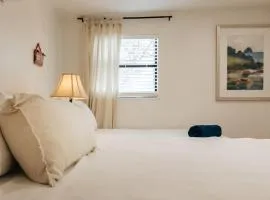 Affordable New Build at SoCO Eateries, King Bed, Rain Shower, Big Fenced Yard