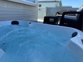Fantasy Island Resort - The Pearl, with Hot Tub - Coastal Caravan Breaks