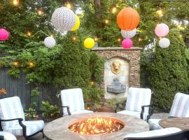 A beautiful award winning bungalow, hotel in Indianapolis