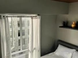 Stylish Studio with Divider in Central Location