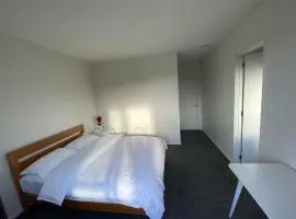 CozyNest4-private entrance and bath