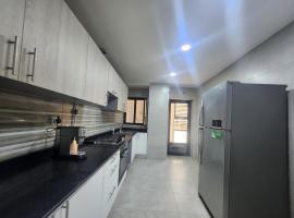 Stylish 2-Bedroom Apartment，謝立夫的飯店