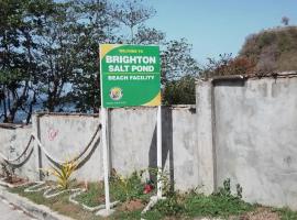 Michael's Beach Complex #1, hotel di Brighton Village