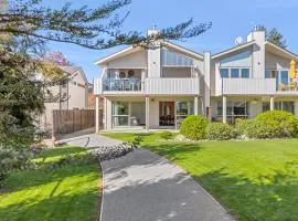 Modern Renovated Apartment